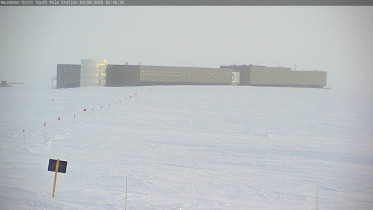 Slika pregleda web-kamere The South Pole station - Amundsen-Scott